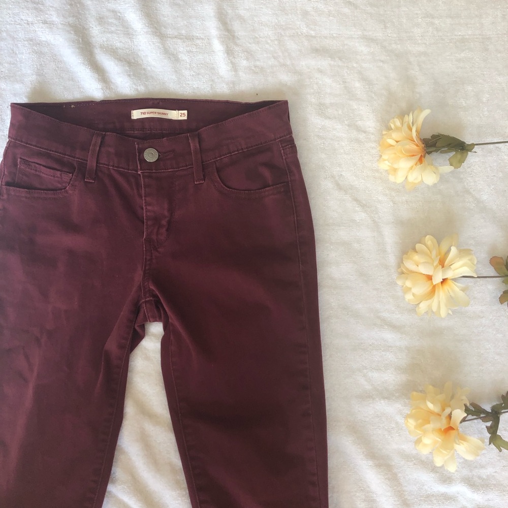 Maroon Levi’s 710 Super Skinny Jeans